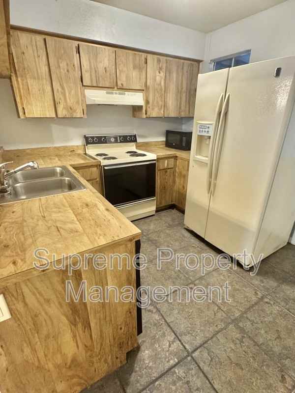 6770 121st Ave - Photo 3 of 10