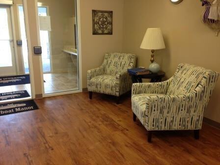 Showboat Manor - Photo 6 of 19