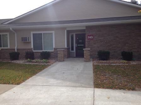 Showboat Manor - Photo 2 of 19