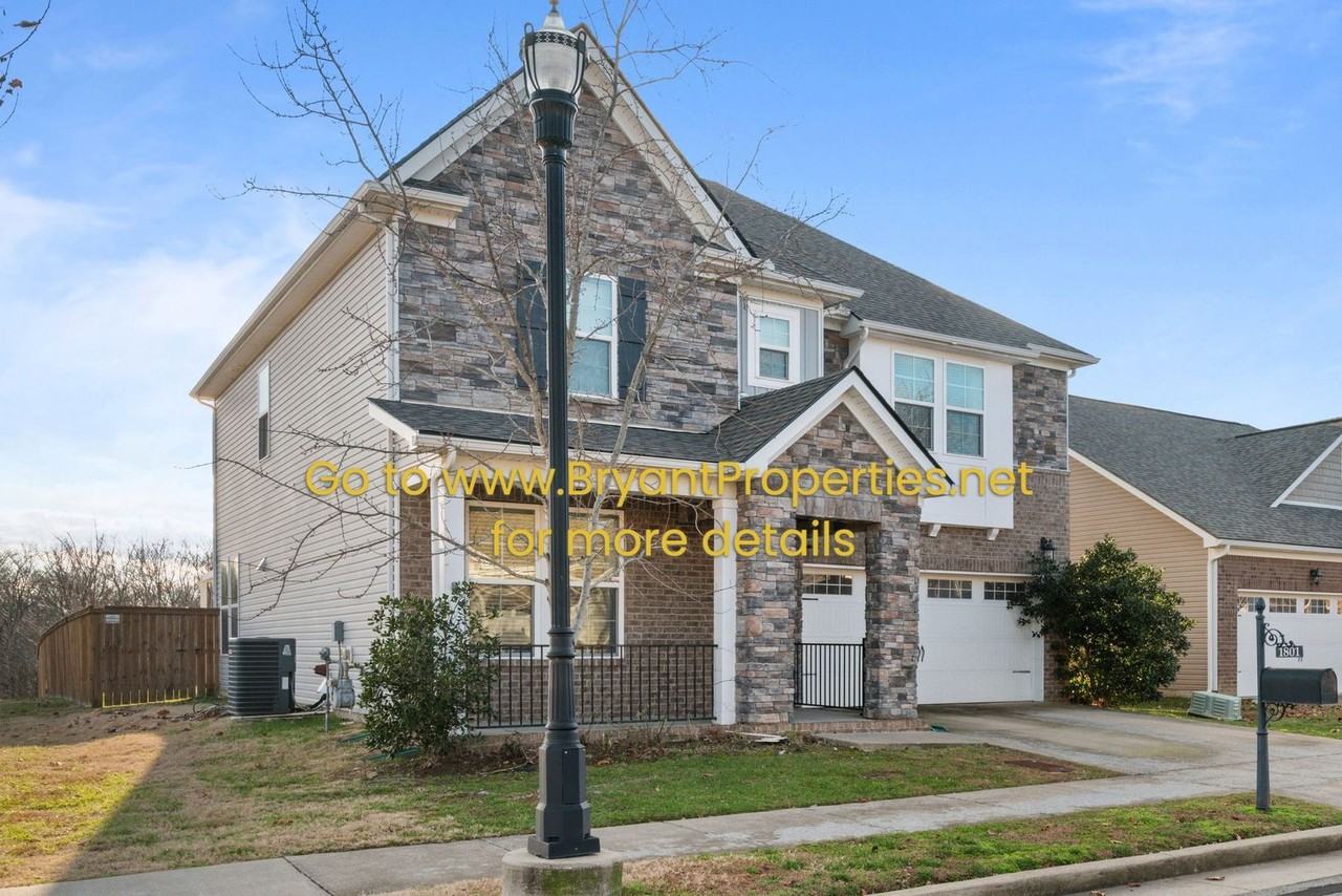 1801 Stonewater Dr - Photo 2 of 40