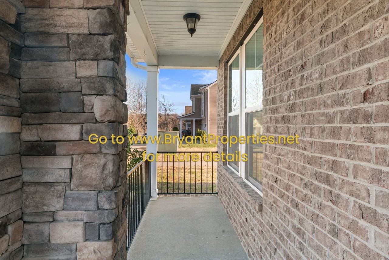 1801 Stonewater Dr - Photo 4 of 40