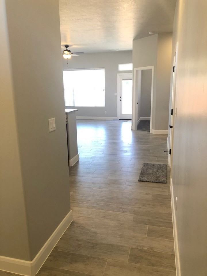 2557 W 245 N - Photo 6 of 14