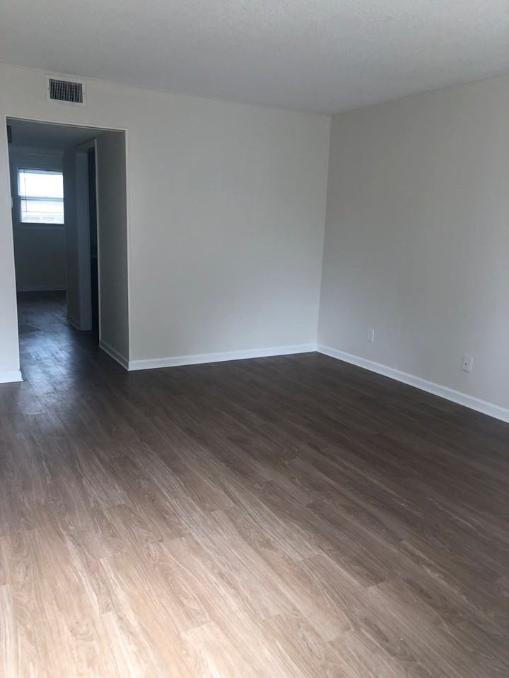 332 Old Gray Station Rd #7 - Photo 2 of 11