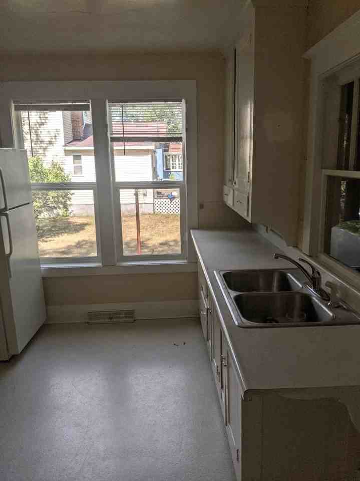 1106 Birchmont Dr Ne - Photo 4 of 16