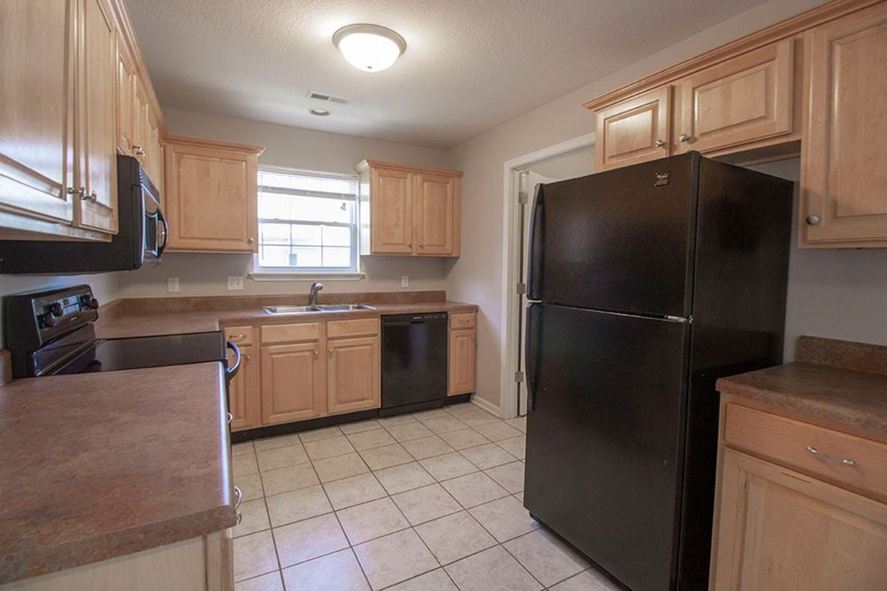 1921 Field St - Photo 7 of 32