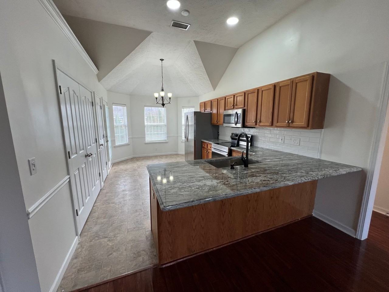 3506 Persimmon Cir - Photo 4 of 25