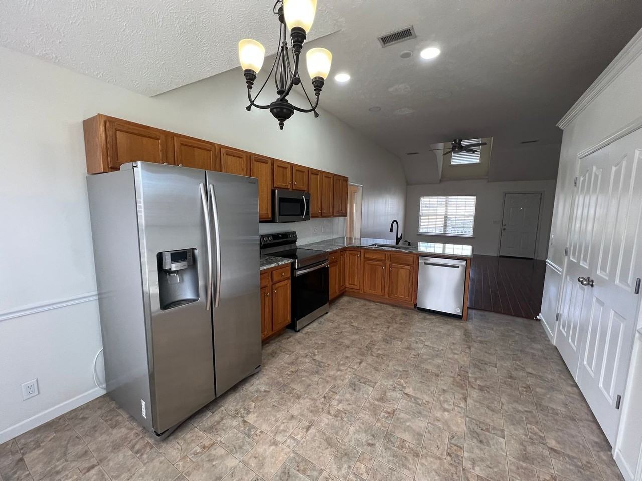 3506 Persimmon Cir - Photo 5 of 25