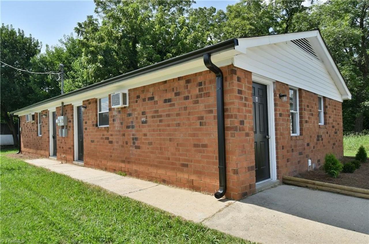 Van Buren Duplex-Zee Realty - Photo 3 of 9