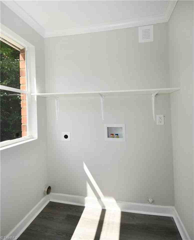 Van Buren Duplex-Zee Realty - Photo 5 of 9