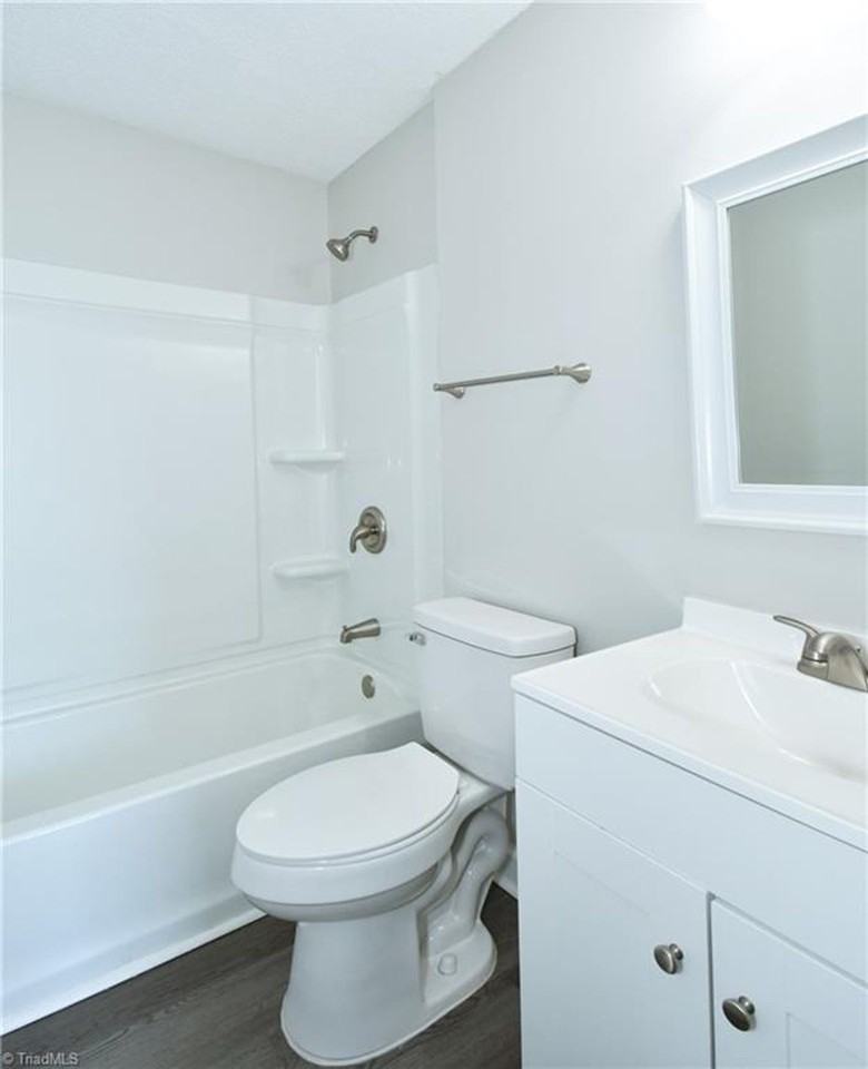 Van Buren Duplex-Zee Realty - Photo 6 of 9