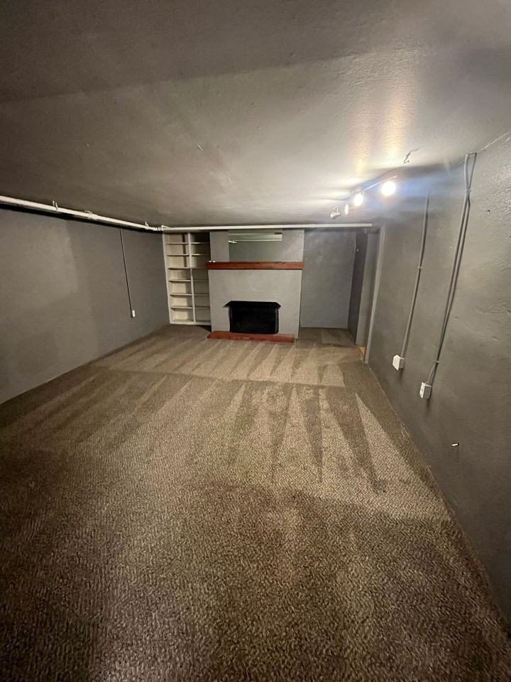 2-Bedroom, 1-Bathroom Apartment in Converted Quadplex - Photo 5 of 11