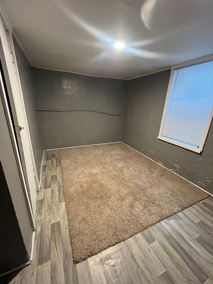 2-Bedroom, 1-Bathroom Apartment in Converted Quadplex - Photo 7 of 11