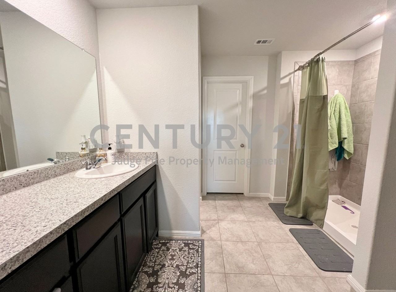 1125 Loomis Trl - Photo 7 of 11