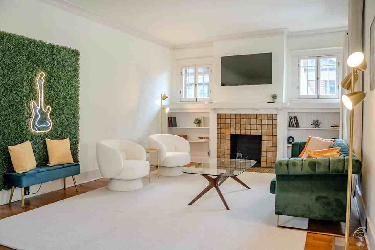 210 N Avalon St #1023279P - Photo 2 of 29