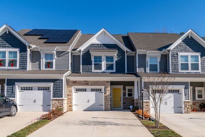 18636 Palisades Rdg - Photo 2 of 32