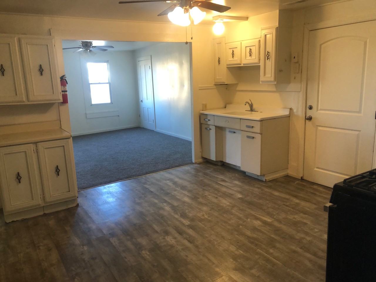 116 W Slippery Rock St - Photo 4 of 10