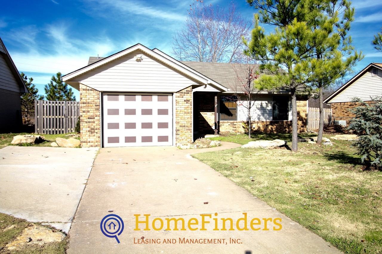 405 W Matthew St, Catoosa, OK 74015 3 Bedroom Apartment for Rent