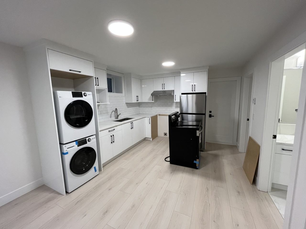 4653 Pender St Bsmt N - Photo 2 of 12