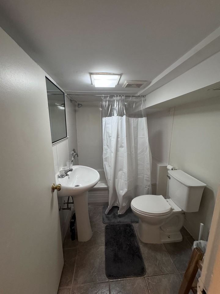84 Rosethorn Ave - Photo 2 of 6