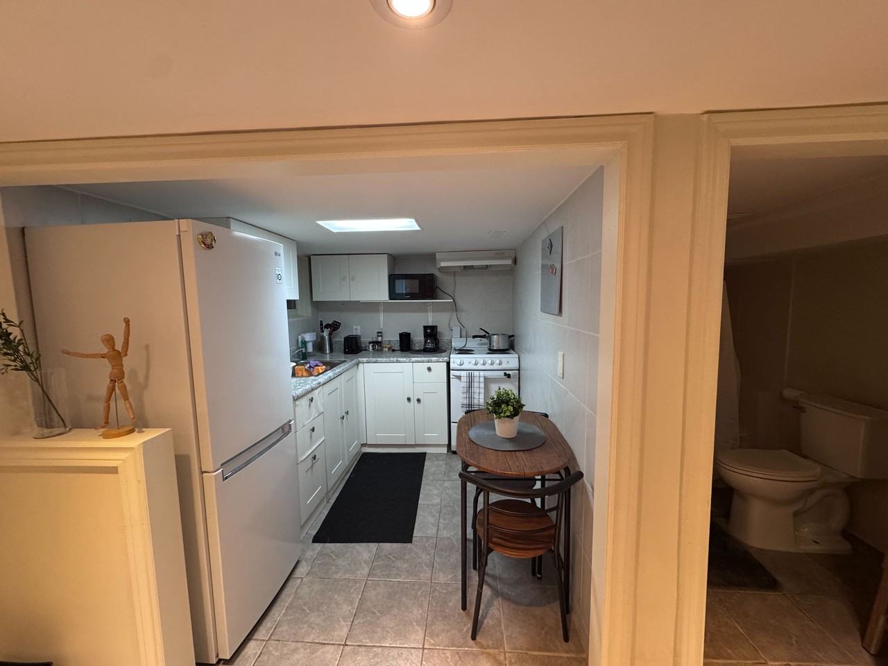 84 Rosethorn Ave - Photo 3 of 6
