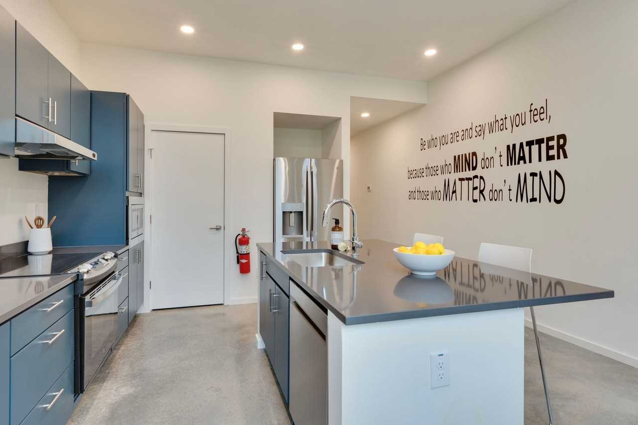 Private Room with Walk - Photo 7 of 50