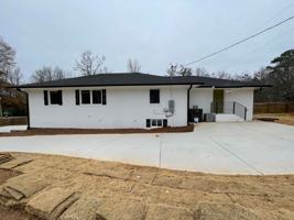 featured image of 195 Barnett Shoals Rd