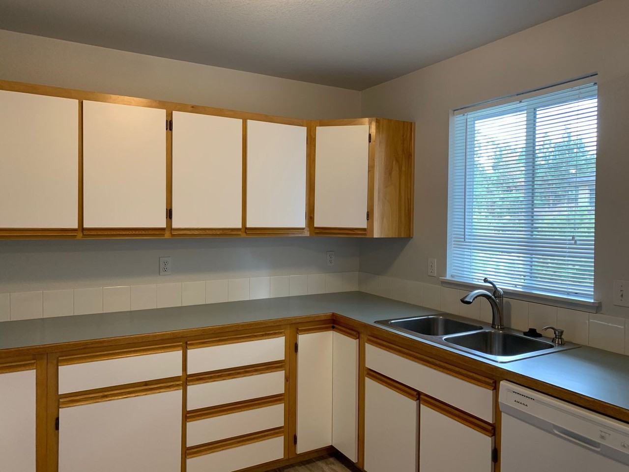 1550 Nw Milwaukee Ave #11 - Photo 2 of 12