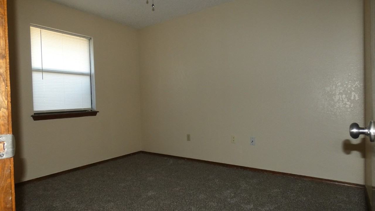 6410 Sw Glenhaven Ave - Photo 4 of 14