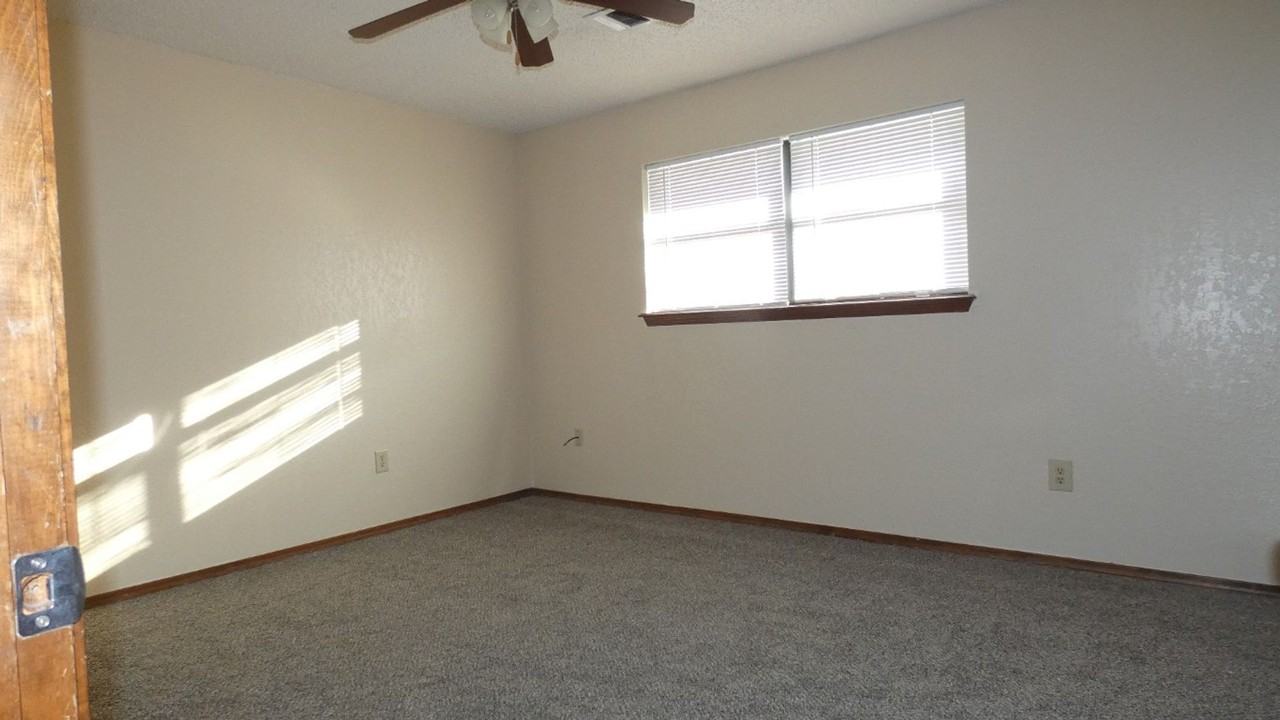 6410 Sw Glenhaven Ave - Photo 6 of 14