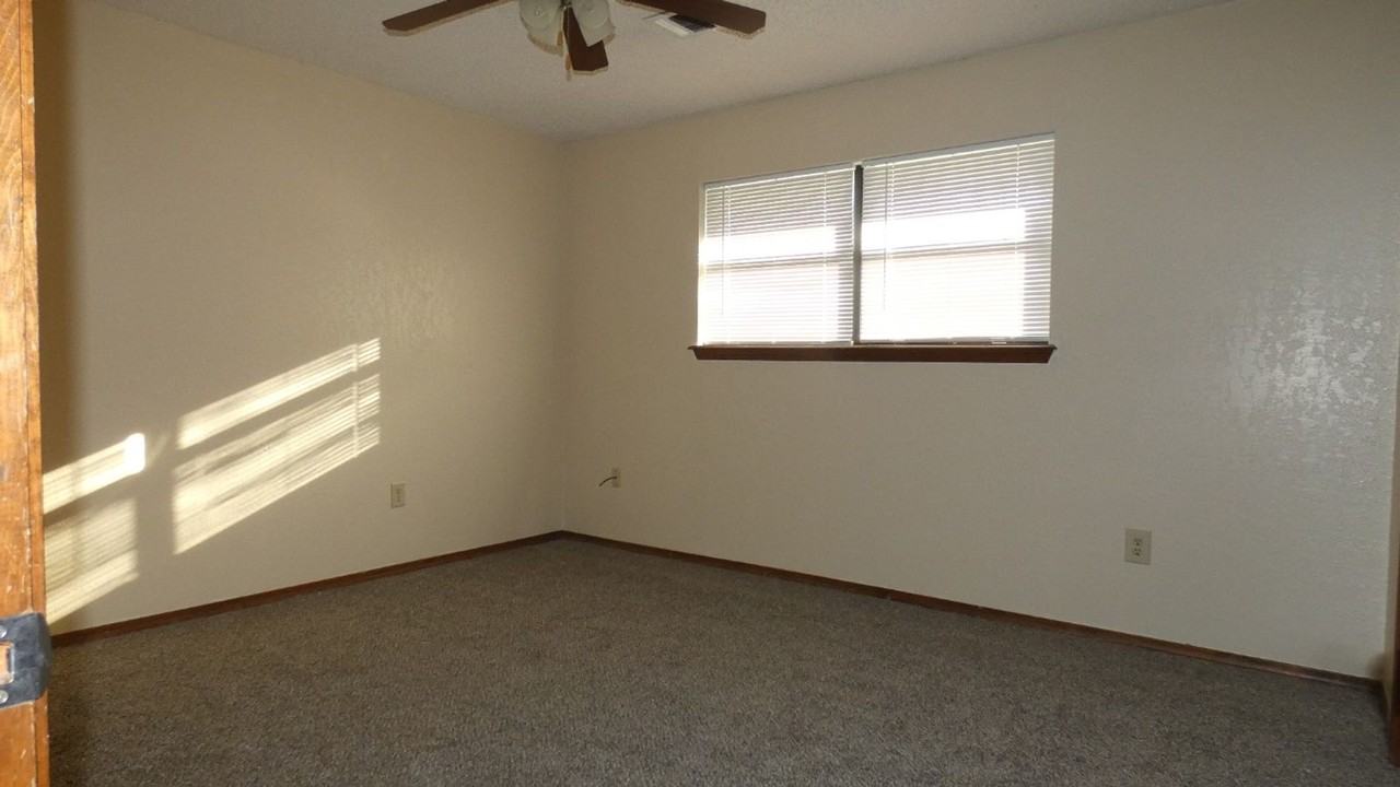 6410 Sw Glenhaven Ave - Photo 7 of 14