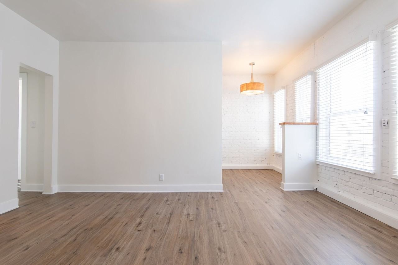 Charming Apartment with Urban Convenience - Photo 4 of 7