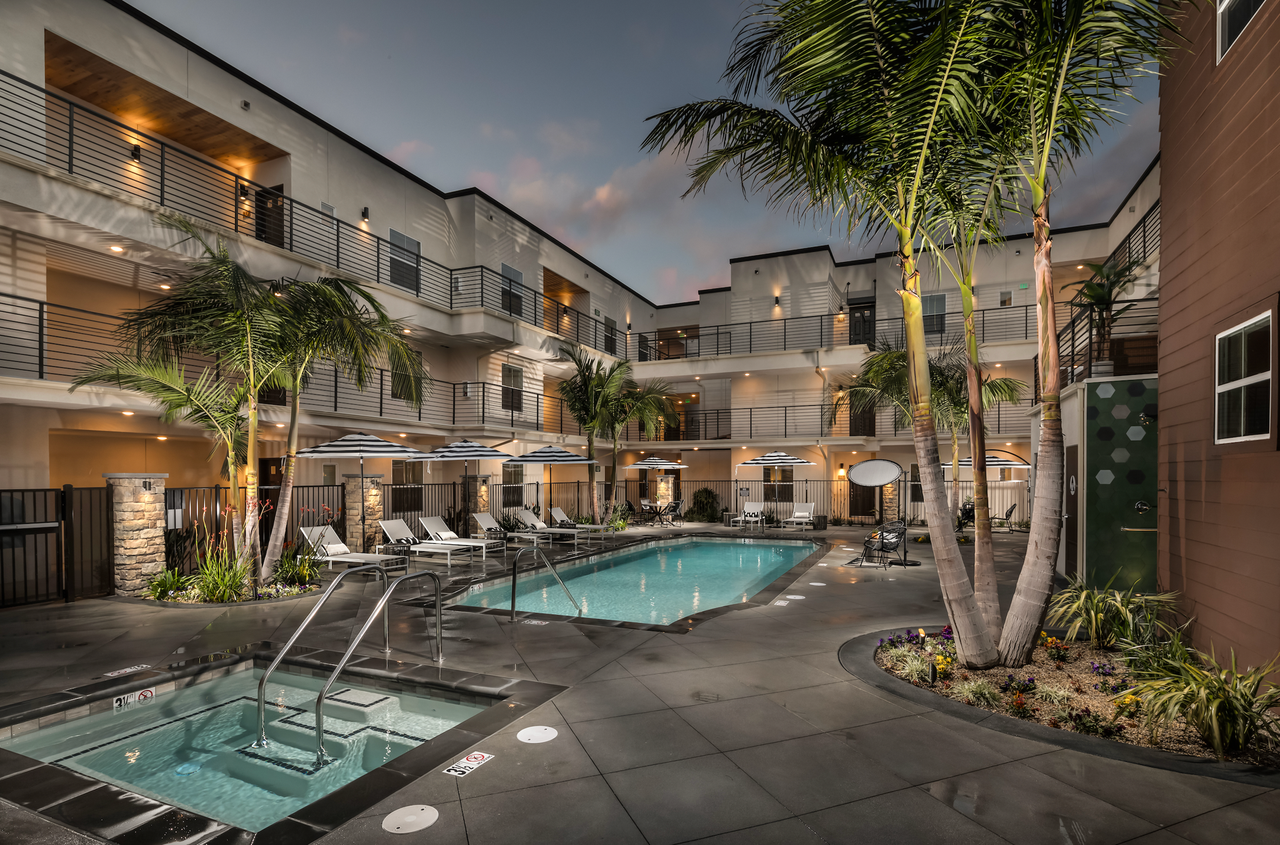 Lincoln West - Photo 6 of 12