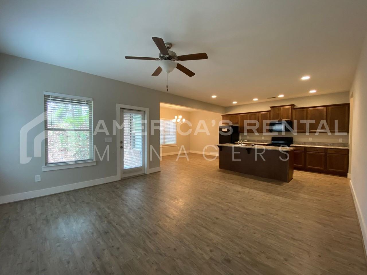 350 Gowins Dr - Photo 3 of 35