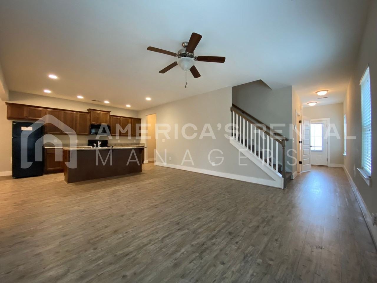 350 Gowins Dr - Photo 4 of 35