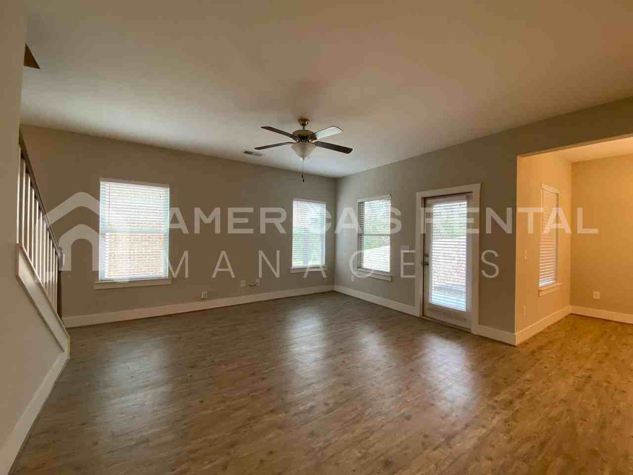350 Gowins Dr - Photo 6 of 35