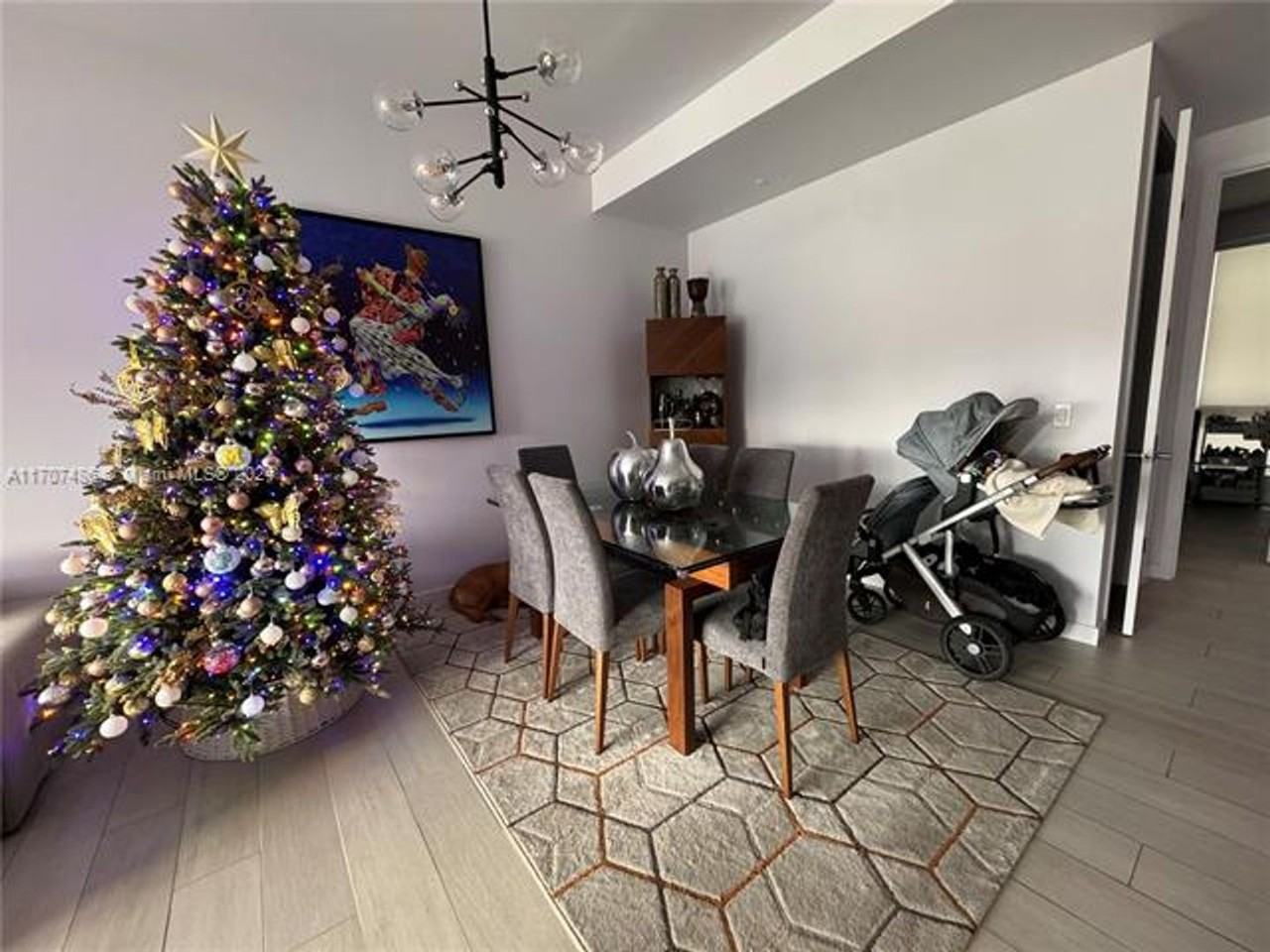 545 545 SW 11th St appt 305 - Photo 3 of 23