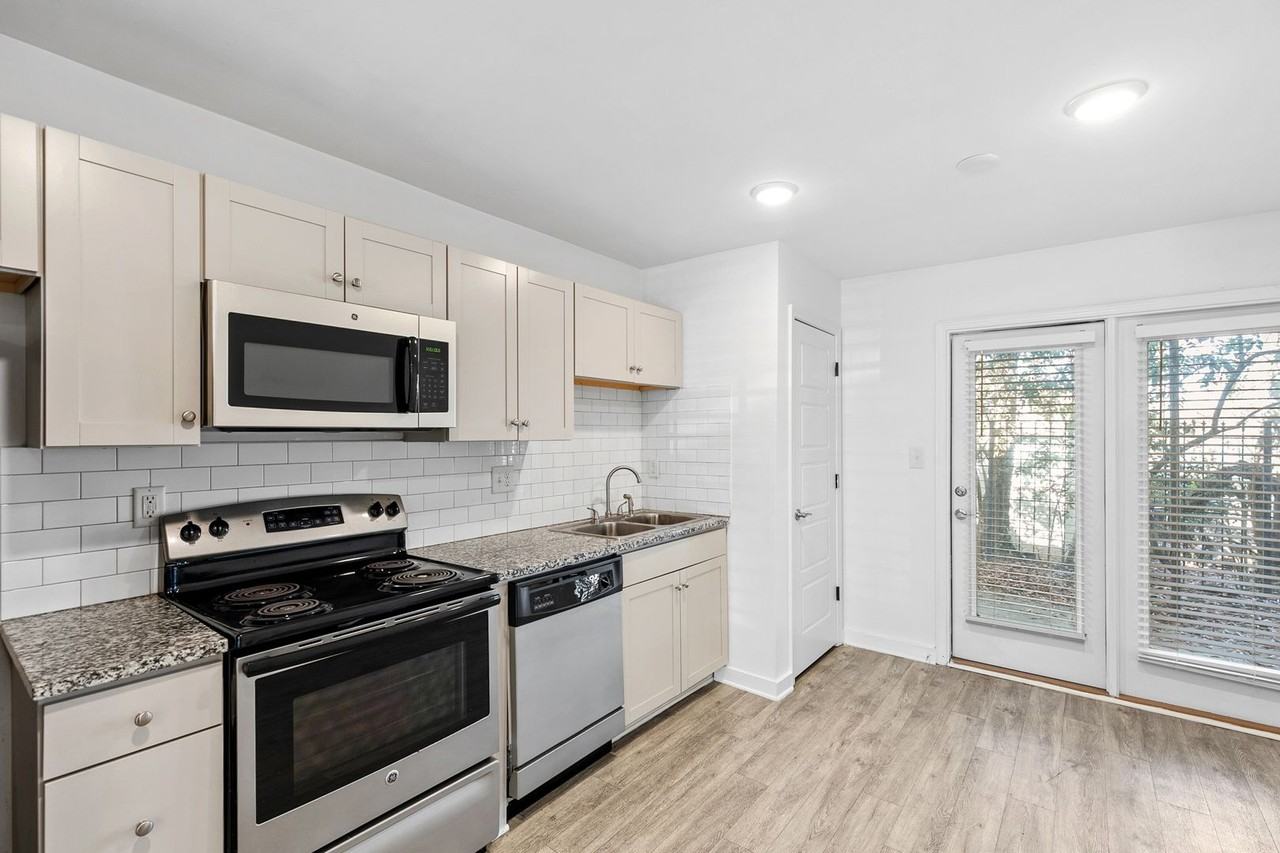 Idlewild - Photo 2 of 26