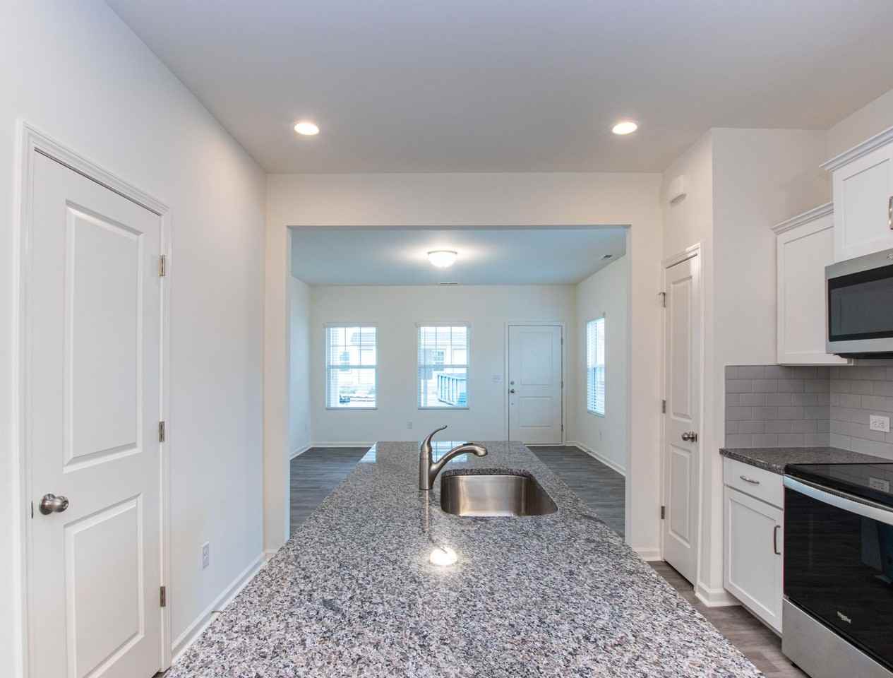 3916 Wagon Way - Photo 4 of 15