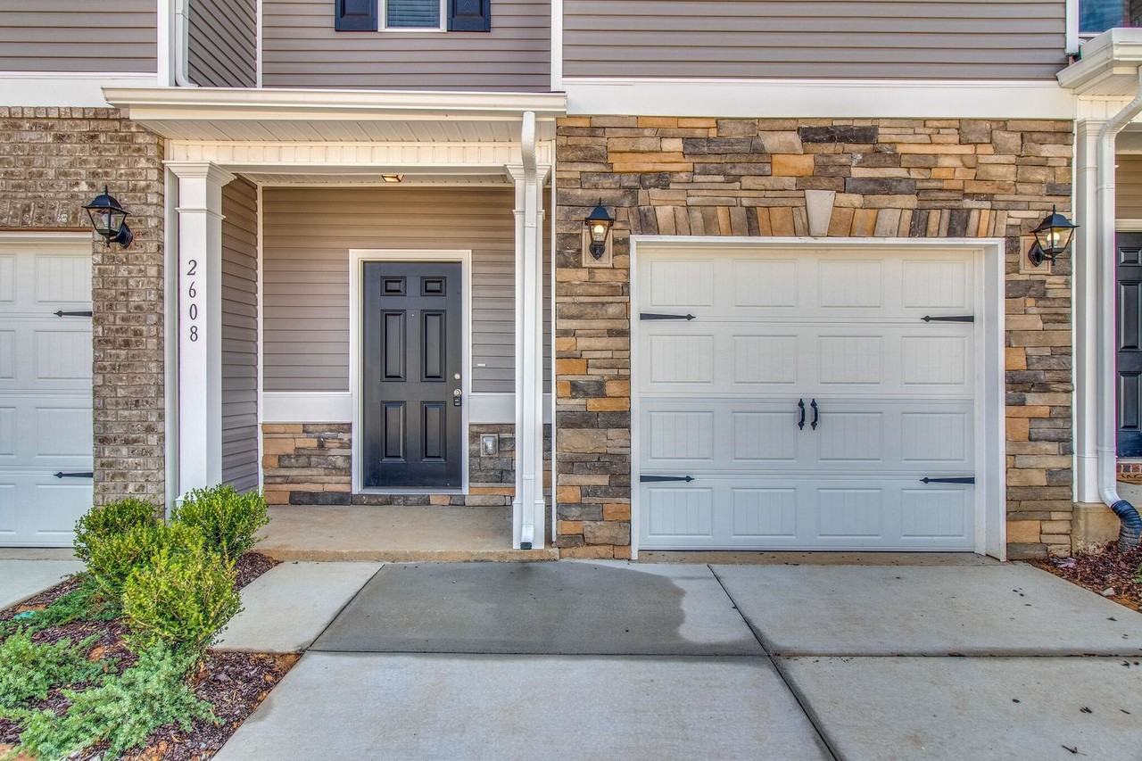 2608 Sherman Way - Photo 3 of 28
