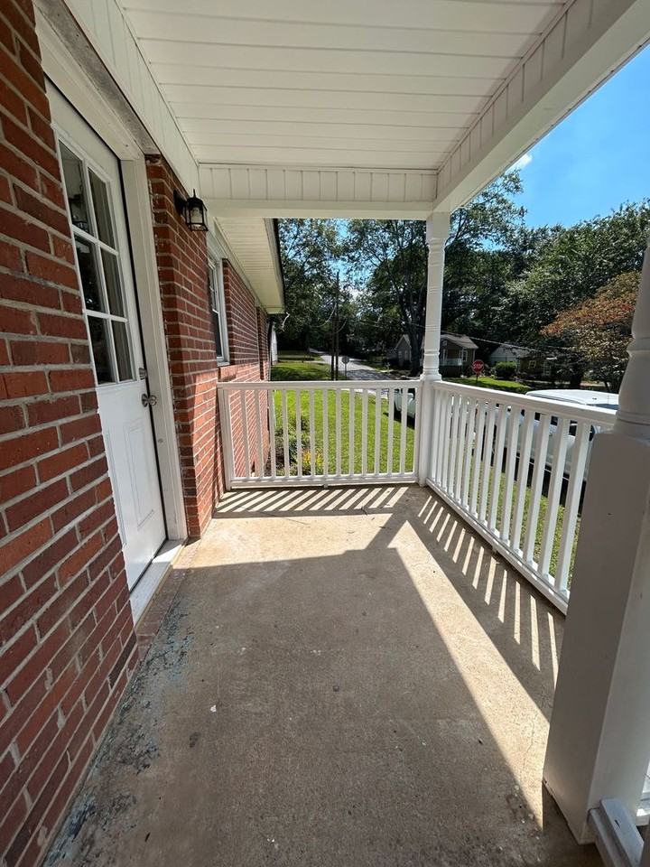 101 Dixie Ave - Photo 2 of 12