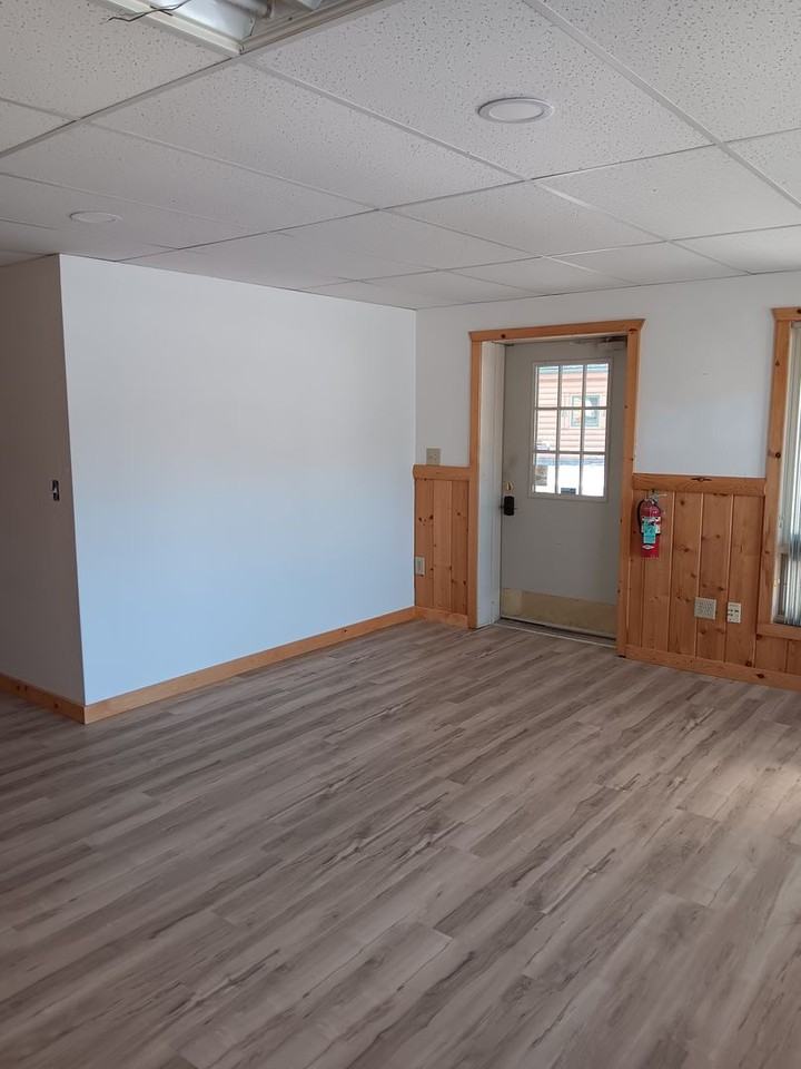 Knotty Pines Apartments - Photo 4 of 10