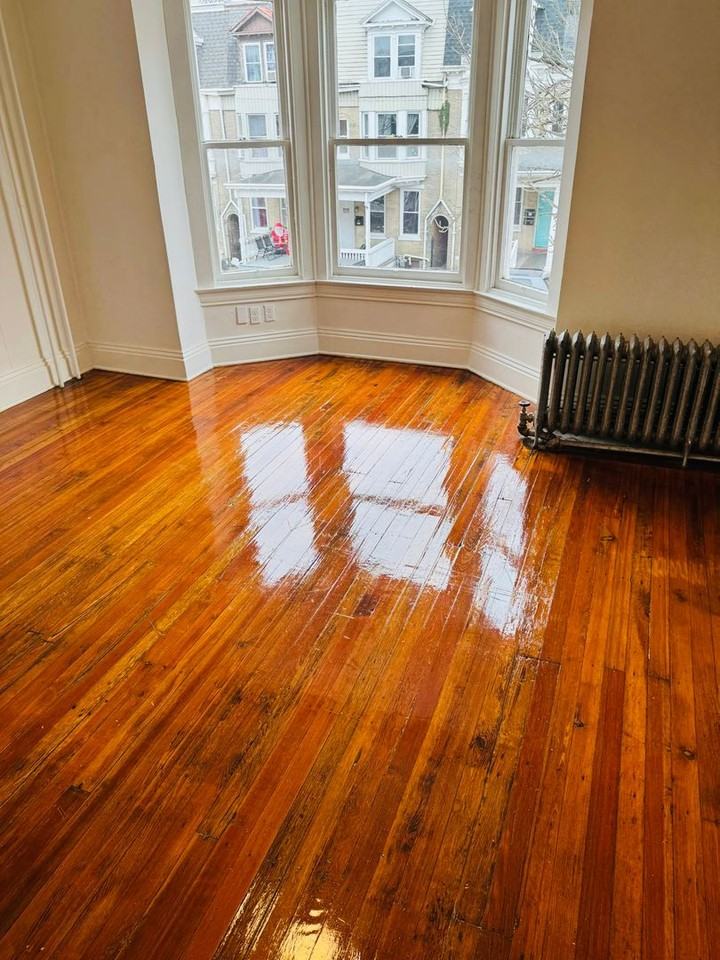 643 W Princess St #2 - Photo 6 of 9