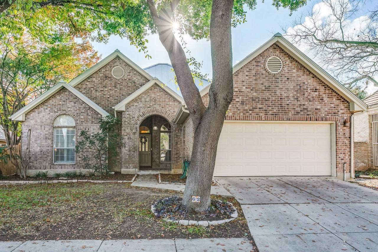 62 Campden Cir - Photo 2 of 26