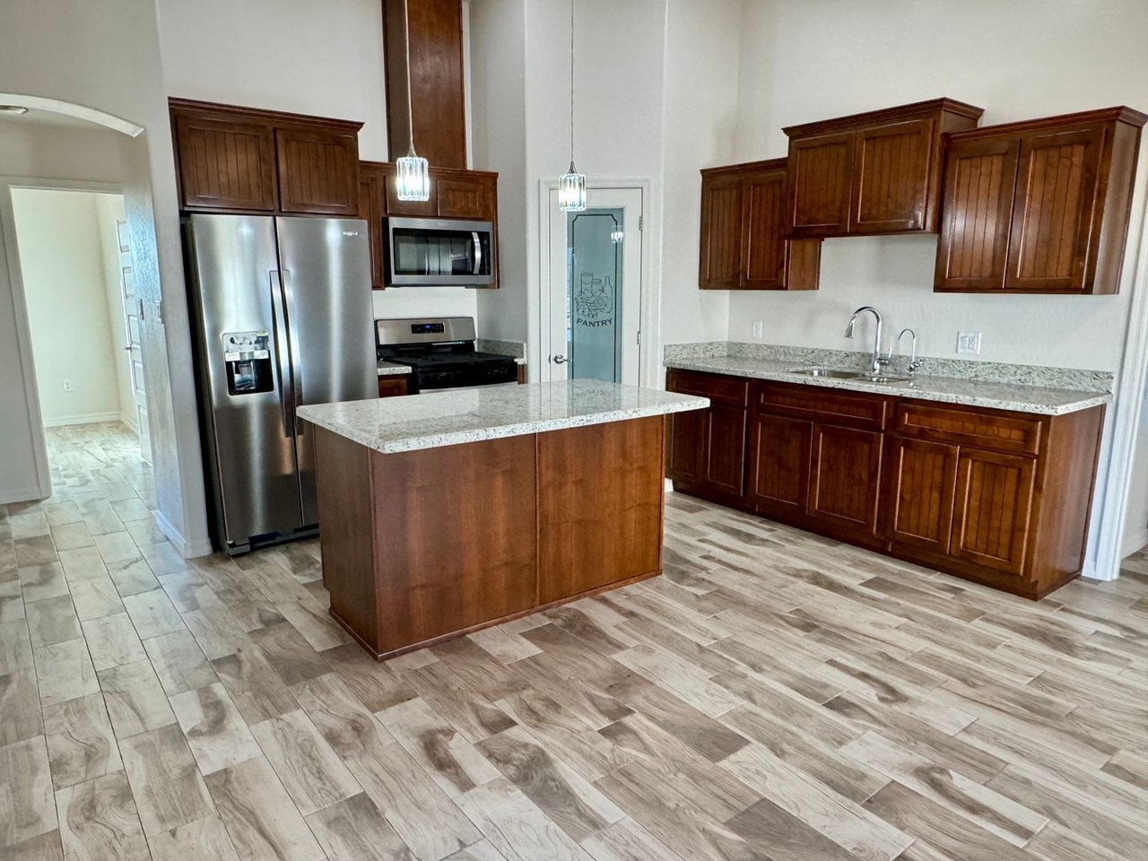 468 S Emmanuel Ave - Photo 6 of 25