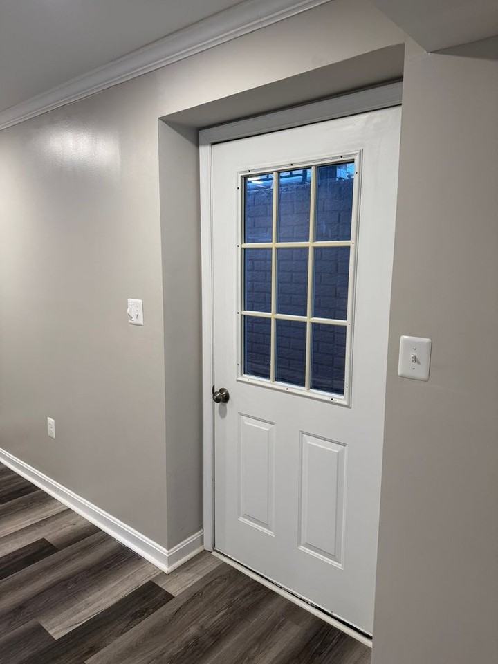 10228 S Grant Ave - Photo 2 of 12