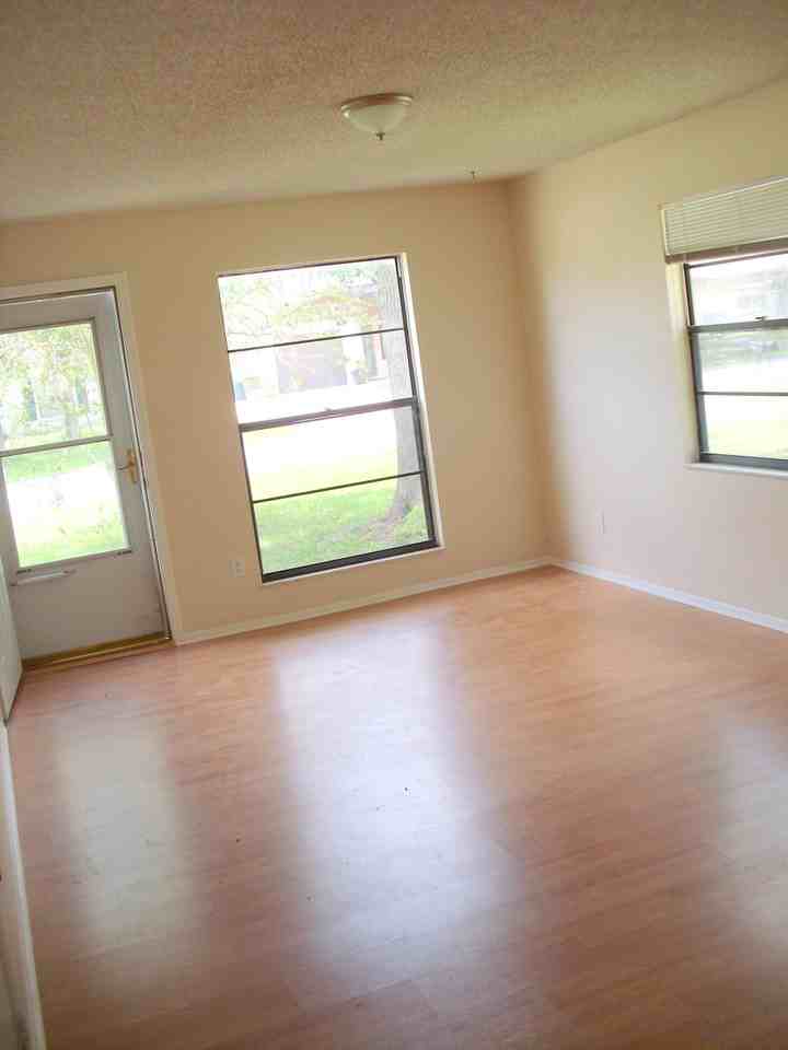 4709 Larch Dr - Photo 2 of 5