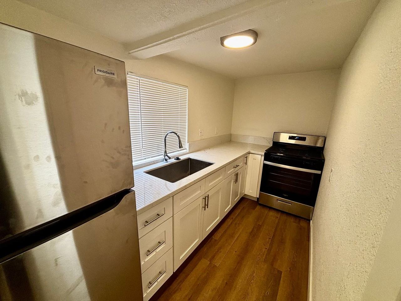 1014 S Evans St #3 - Photo 6 of 12