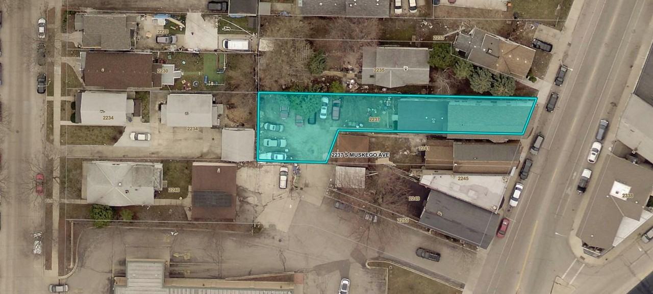 2237-39 S. Muskego Ave - Photo 3 of 3