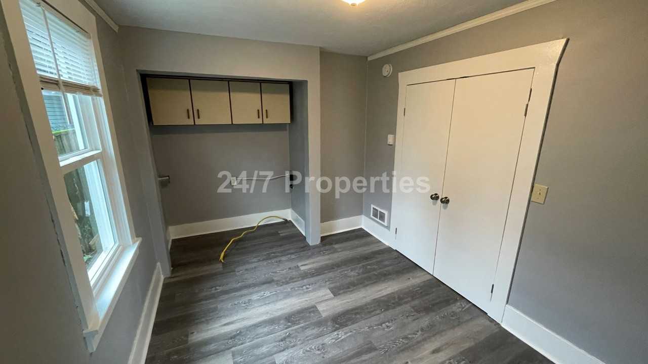 1961 Se Evergreen St - Photo 6 of 15