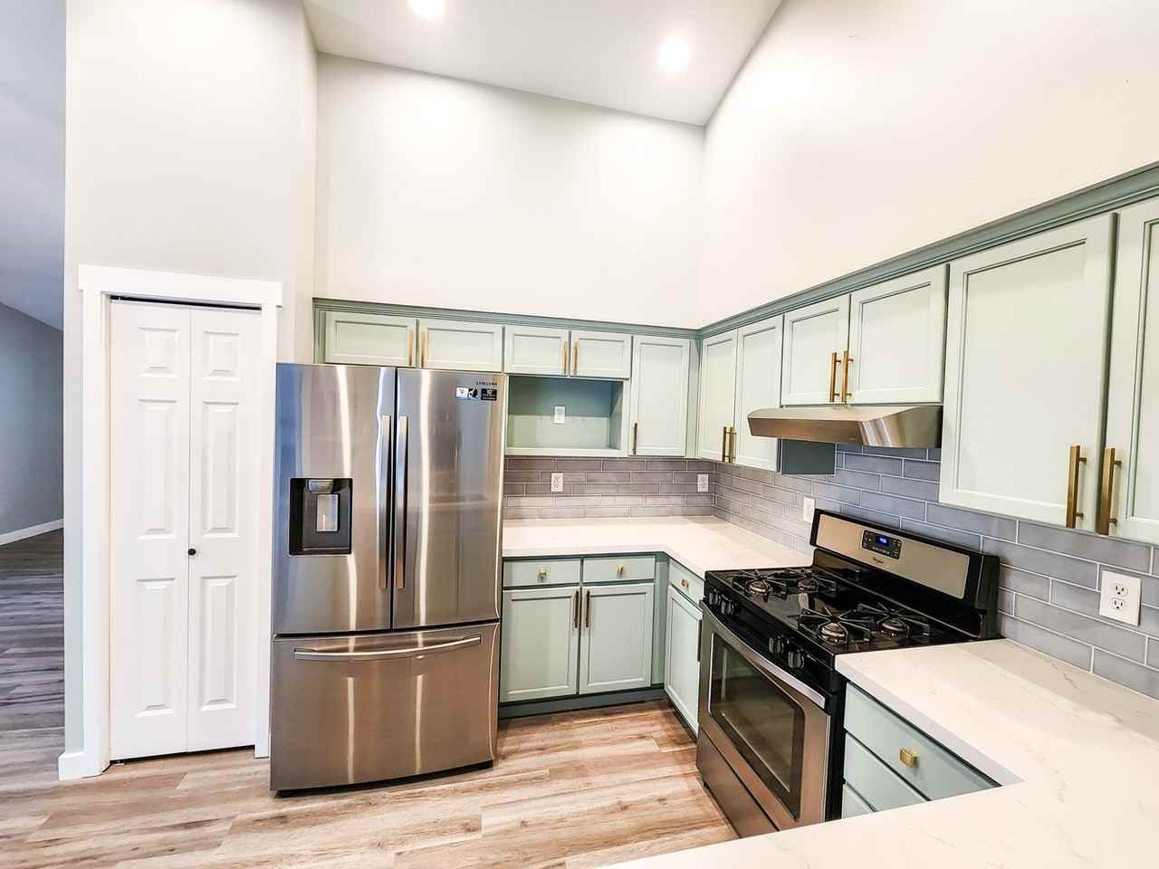 17627 84th Ave Ne - Photo 4 of 20